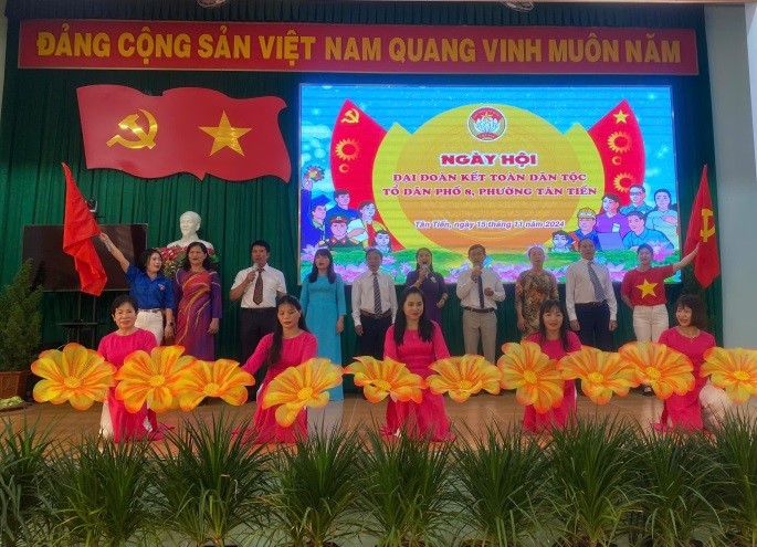 1.6. ĐOÀN KẾT